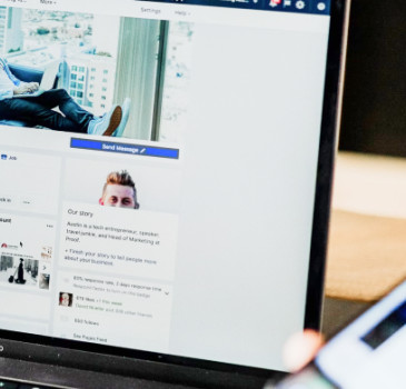 Przypadek sukcesu małej firmy dzięki strategii marketingu treści na Facebooku